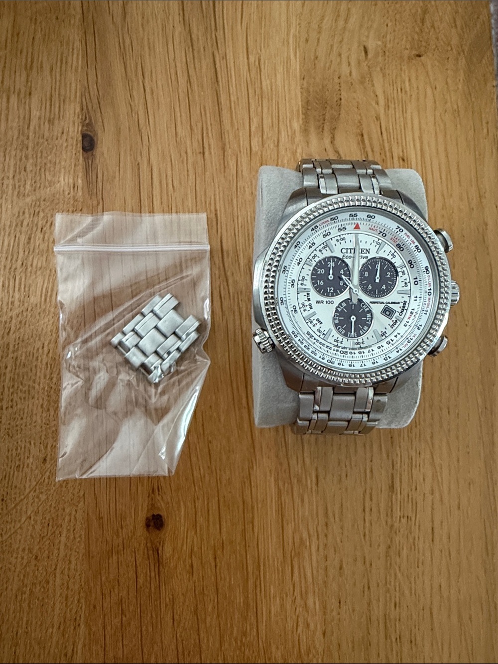 Citizen BL5400 Cal E820 Stainless Steel Chronograph Watch - White and Black Dial - Picture 2 of 3